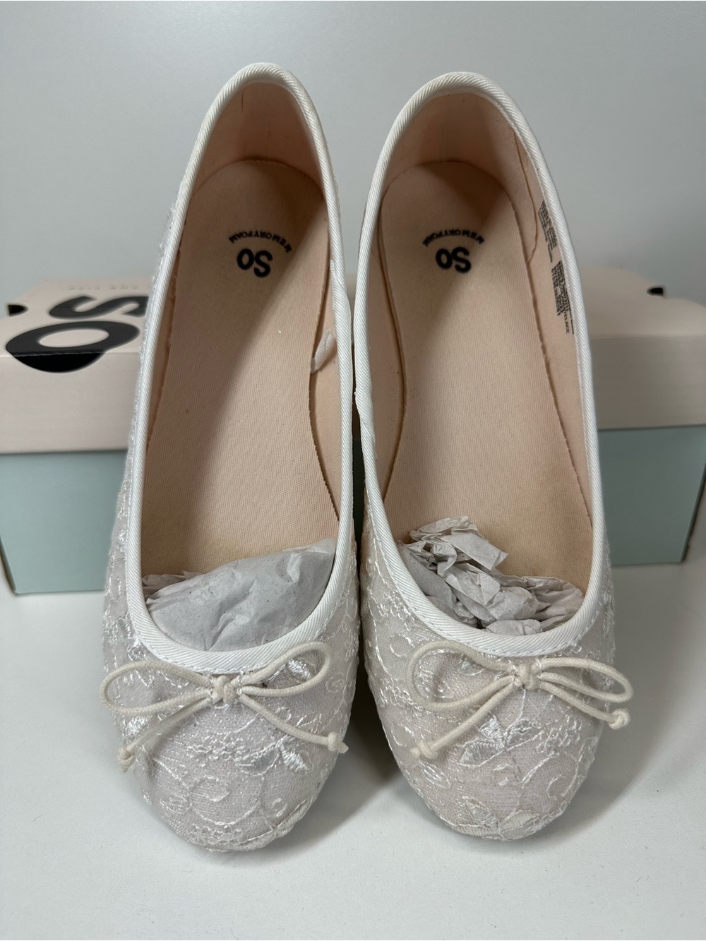 SO Whitelace Girl Dress Shoes Size 3